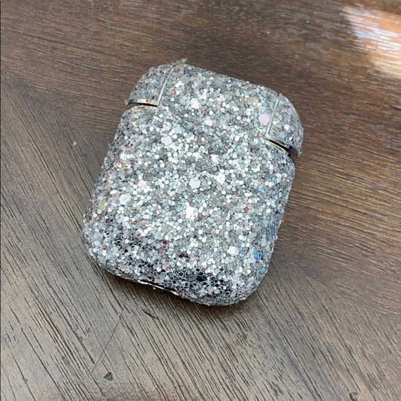 Silver sparkly airpods case - Picture 3 of 4